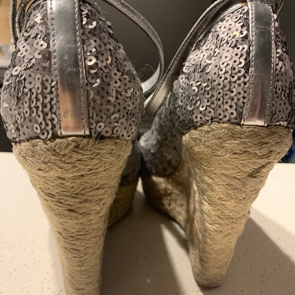 Guess wedges with silver sequence - Picture 3 of 3